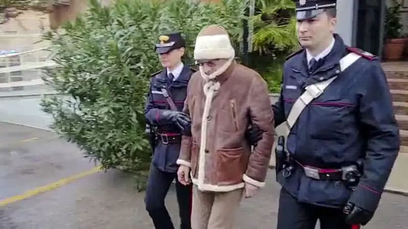 İtaliya Siciliya mafiyasının başçısına öz pasportunu verən şəxsi həbs etdi