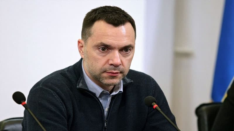 Zelenski Oleksiy Arestoviçin istefasını qəbul etdi (FOTO/YENİLƏNİB)