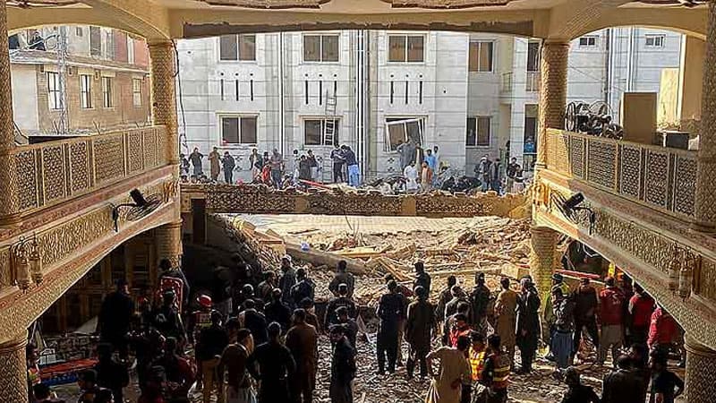 Pakistanda məsciddə dəhşətli partlayış: 25 ölü, 120-dən çox yaralı