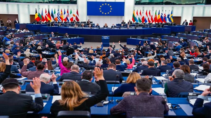 “Qətərgeyt” qalmaqalı: İki Avropa deputatının toxunulmazlığı ləğv edildi