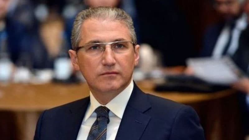 Muxtar Babayev rəisi işdən çıxardı