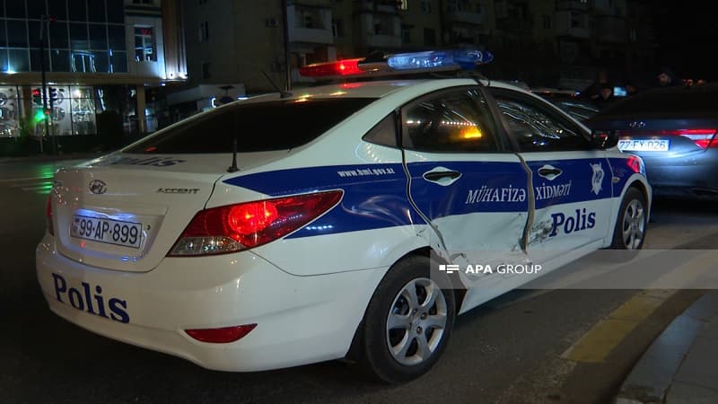 Bakıda polis maşını minik avtomobili ilə toqquşdu (FOTO)