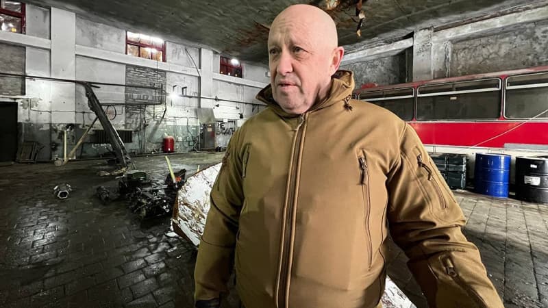 Priqojinin hakimiyyət orqanları ilə bütün əlaqələrini kəsiblər