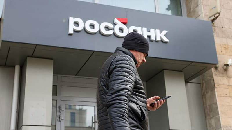 “Rosbank”a böyük kiberhücum oldu, xidmətlər dondu