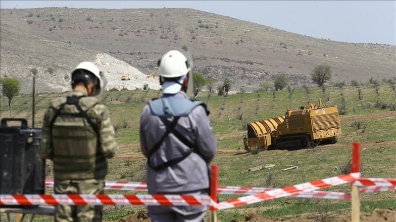 Azərbaycan MEMATT minatəmizləmə maşınının imkanlarını yüksək qiymətləndirir (FOTO)