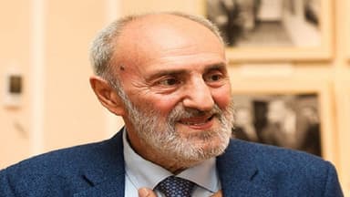 Akif İslamzadə: “Vaxtında Zeynəb Xanlarova da deputat olub və parlamentdə oturub”