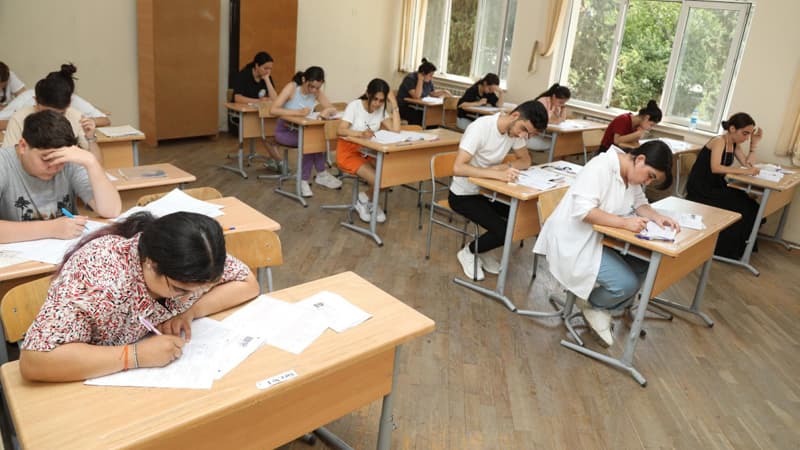 Aprelin 9-da 48 minə yaxın şagird buraxılış imtahanı verəcək