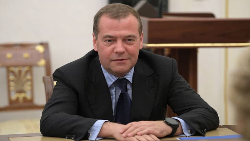 Medvedev Ukraynaya silah vəd edən Cənubi Koreyaya xox gəlməyə başladı