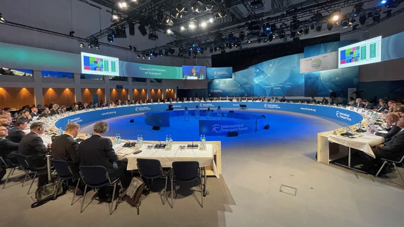 Azərbaycan ilk dəfə Beynəlxalq Nəqliyyat Forumuna prezident seçildi (FOTO)