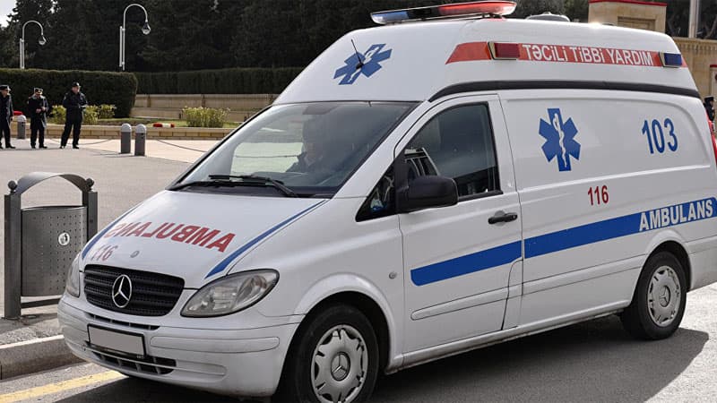 Bakıda çağırışa gedən təcili yardım avtomobili qəza törətdi