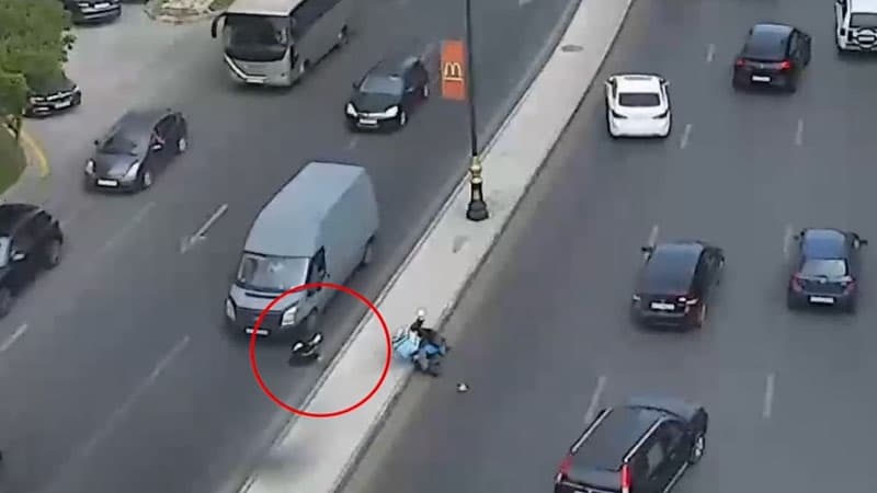 Bakıda motosiklet və mopedlərin düşdüyü qəzalar - ANBAAN VİDEO