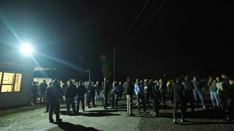 Xankəndi uğrunda mübarizənin yeni mərhələsi: TIR-larımızın qarşısını kim kəsdirib?