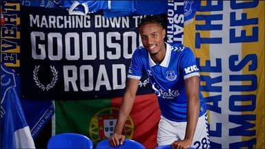 "Everton"dan 15 milyonluq transfer