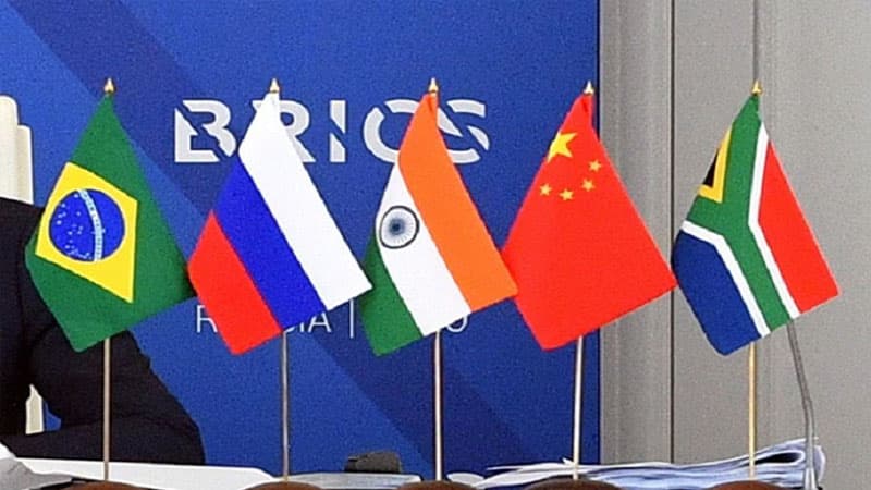 "BRICS-ə üzv olmağın heç bir üstünlüyü yoxdur" - Politoloq