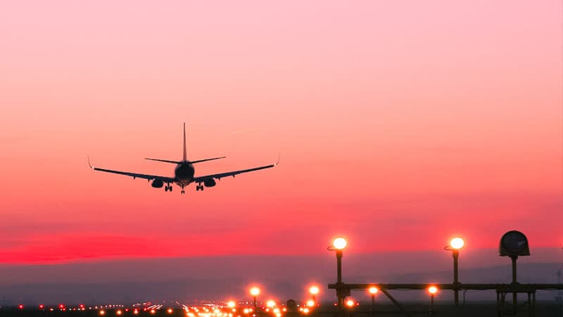 10 təyyarə PUA hücumuna görə gecə Vnukovo və Domodedovoya enə bilmədi