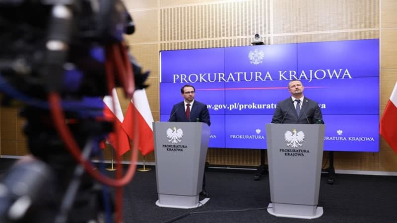 Polşada “viza qalmaqalı”: müttəhimlər arasında keçmiş XİN şefinin müavini də var
