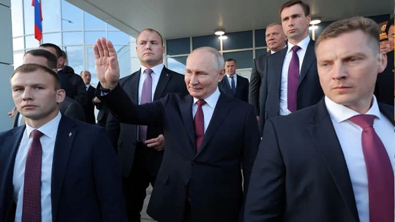 Putin Şimali Koreyaya səfər etməyə razılaşdı