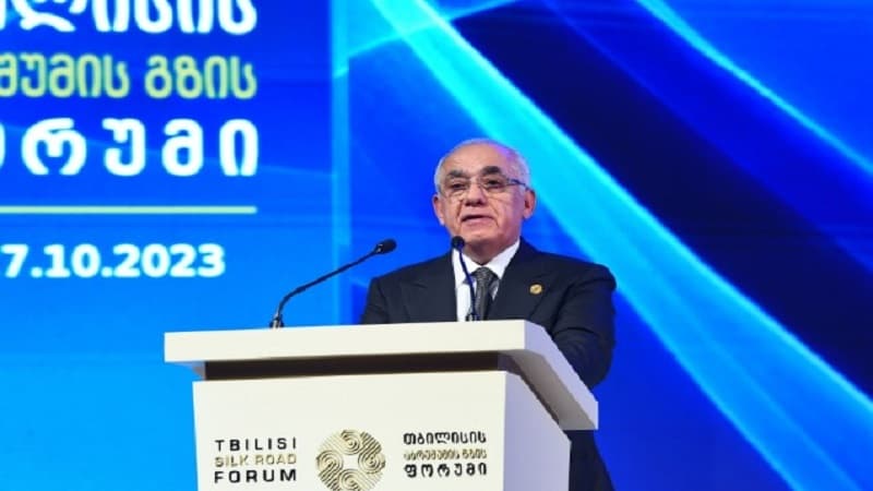 Əli Əsədov Paşinyana cavab verdi
