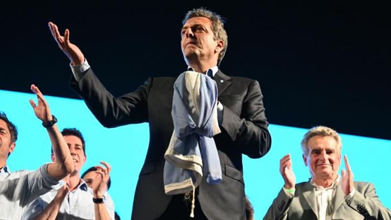Onlar Argentina prezident seçkilərinin ikinci turuna vəsiqə qazandılar