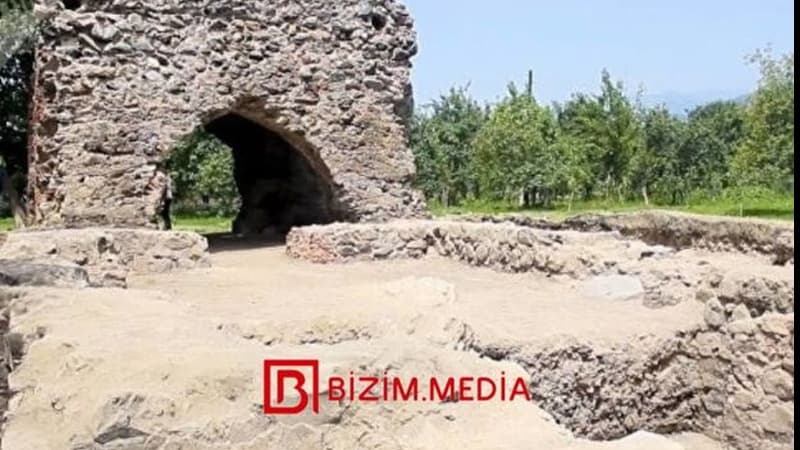 Azərbaycanda 700 il əvvələ aid tarixi abidə məhv edilir (FOTO)