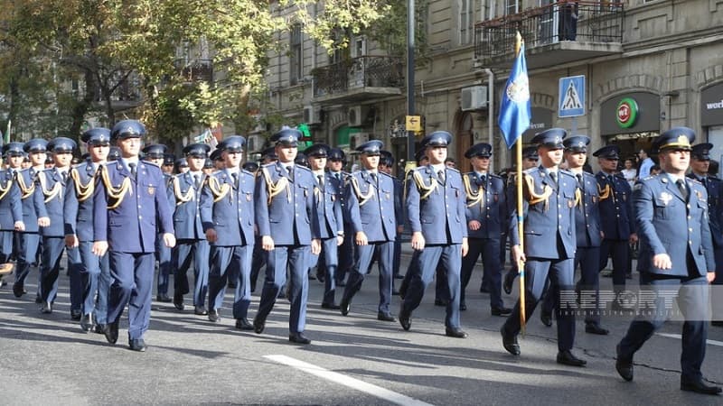 Bakıda Zəfər Günü münasibətilə hərbçilərin yürüşü keçirildi (FOTO/YENİLƏNİB)