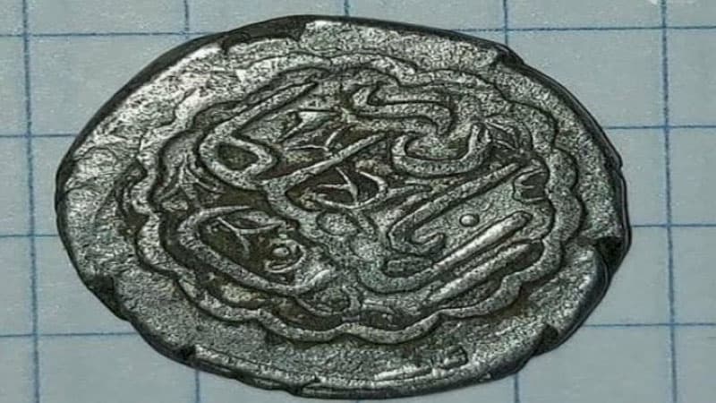 Gəncə xanlığı dövründə buraxılmış gümüş pulu 15 milyona satan kimdir? (FOTO)