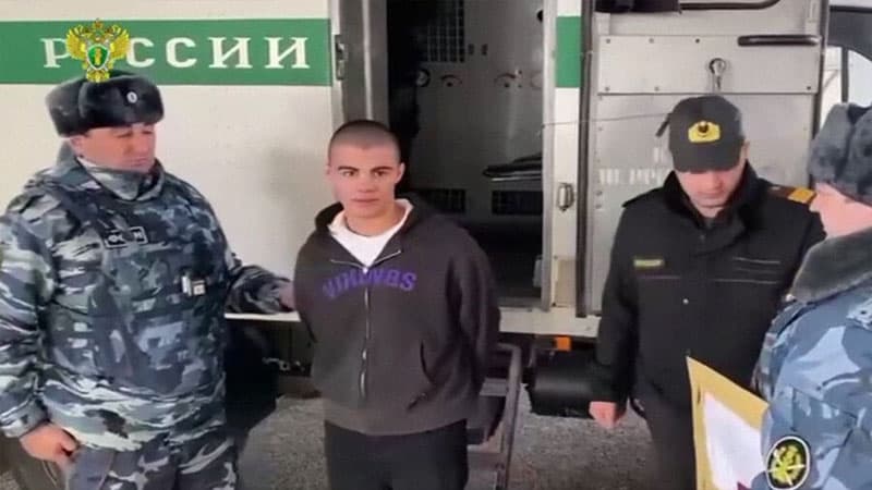 Azərbaycan qalmaqallı blogeri Rusiyaya ekstradisiya etdi (VİDEO)