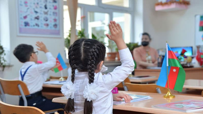 Bakıda 47 mindən çox şagird məktəbini dəyişib