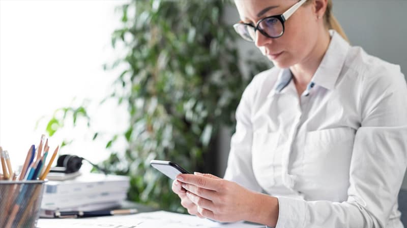 Rusiya regionunda müəllimlərə "WhatsApp"dan istifadə qadağan edildi