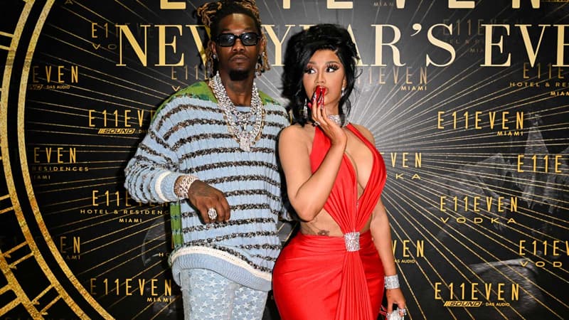 Cardi B ərindən boşandı