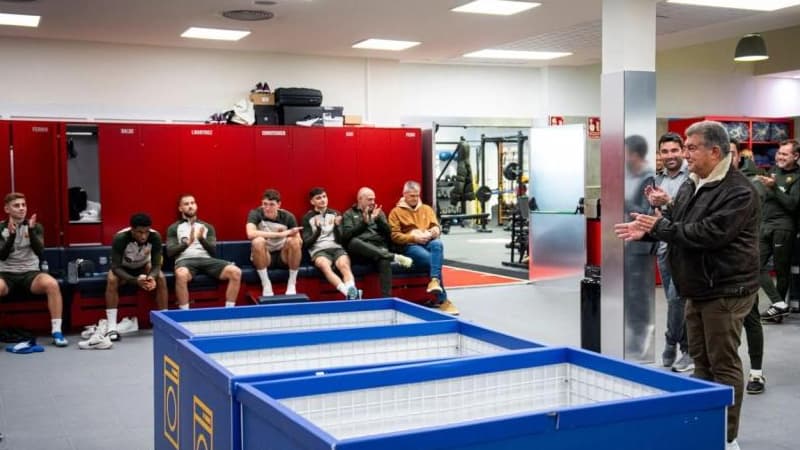 "Barselona"nın futbolçularına stadionda duş qəbul etmək qadağan edildi