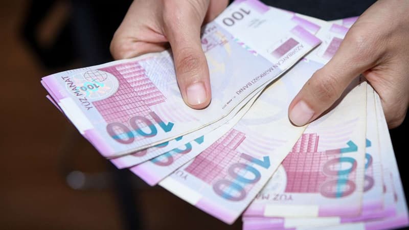 Bu şəxslərin maaşları artacaq