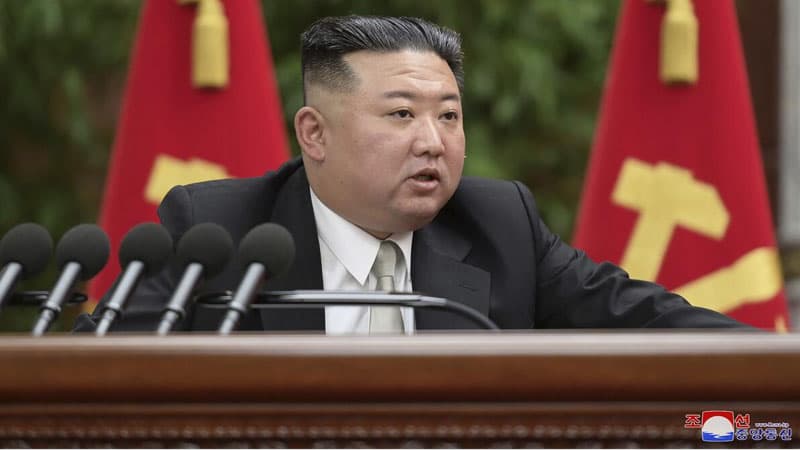 Kim Çen bir millimetrin mində birinə görə Cənubi Koreyanı külə çevirəcək...