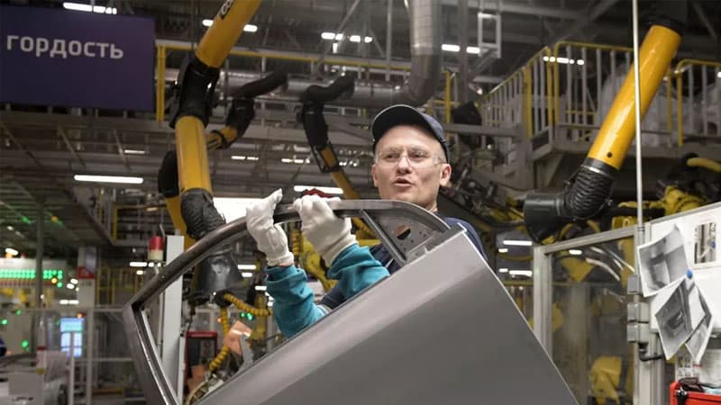 “Hyundai” Rusiyadakı zavodunu satdı