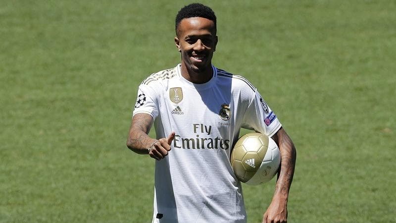 "Real" braziliyalı futbolçu ilə müqavilə bağladı