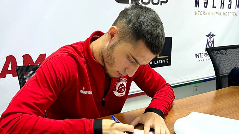 "Araz-Naxçıvan" "Sabah"ın futbolçusunu heyətinə qatdı