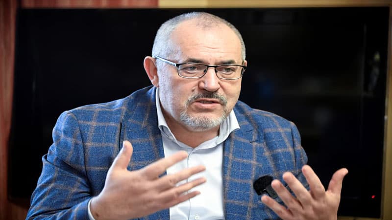 "Politico": Putinin rəqibi “möcüzələrin” ona yardım etdiyini iddia edir