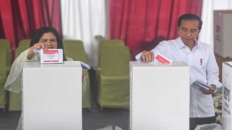 İndoneziyada prezident seçkilərində Müdafiə naziri liderlik edir
