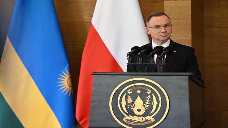 Tramp prezident seçilsə, Ukraynada müharibəni 24 saata bitirə biləcək - Duda