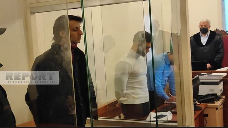Dələduzluqda təqsirləndirilən politoloqa hökm oxundu (FOTO)