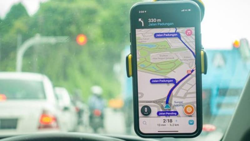 “Waze” naviqator proqramı sürücüləri aldadır? (VİDEO)