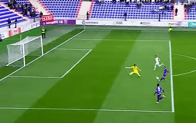 Azərbaycanda hakimdən biabırçı penalti qərarı (VİDEO)