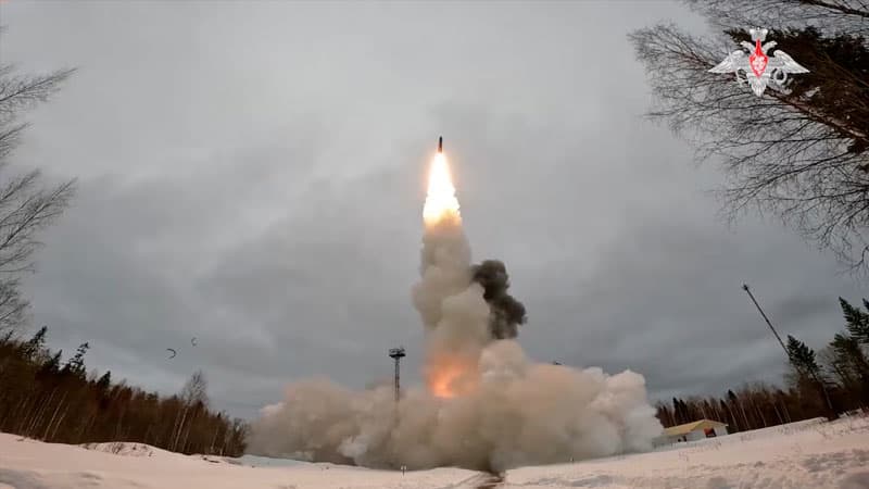 Putin Qərbi Ukraynaya verdiyi yardıma görə III Dünya müharibəsi ilə hədələdi