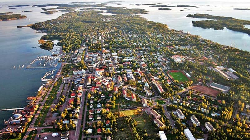 Finlandiya NATO-ya üzv olsa da, Aland neytral qala bilər