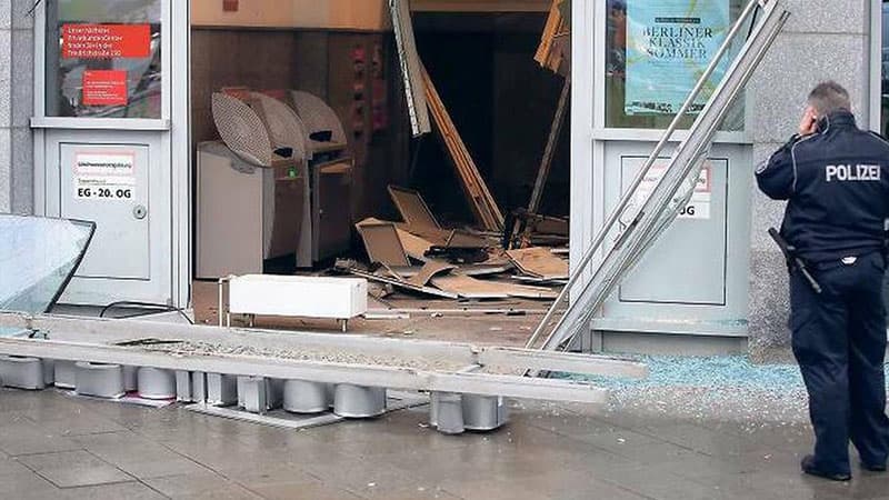 Berlin və Hamburqda banklarda partlayışlar baş verdi