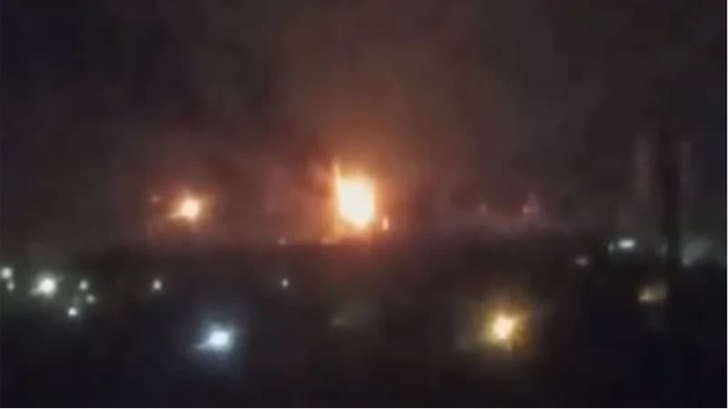 Ukrayna Rosneft-in ən böyük neftayırma zavodunu vurdu (VİDEO)