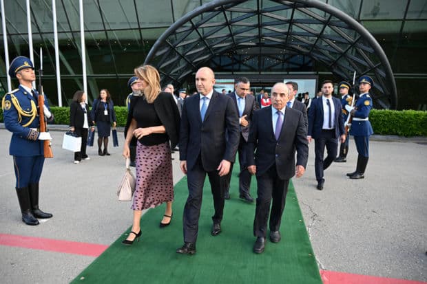 Rumen Radevin Azərbaycana rəsmi səfəri başa çatdı
