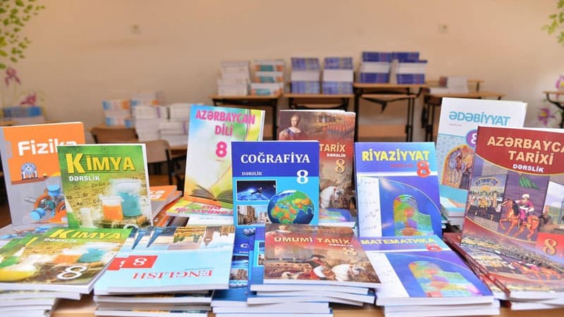 Dərsliklər vaxtından əvvəl yığılır: Ekspert DİM-i günahlandırdı