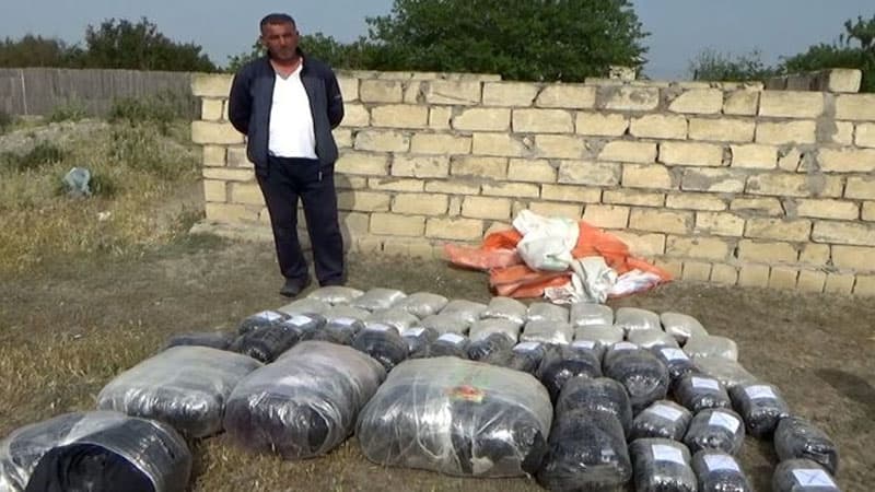 Ölkəyə onlarla kiloqram narkotik gətirən şəxs ələ keçdi (VİDEO)