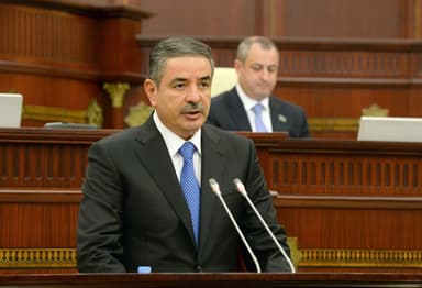 General Seyfulla Əzimov parlamentdə hesabat verdi (YENİLƏNİB)